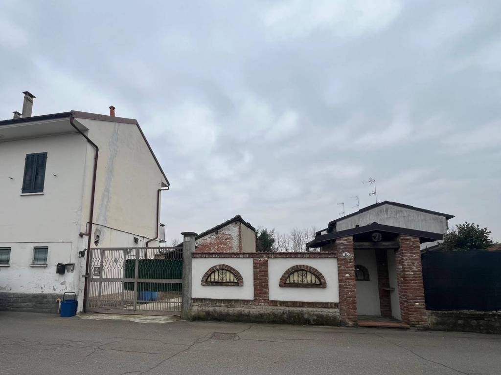 casa indipendente in vendita a Cilavegna