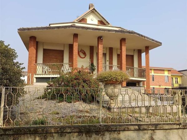 casa indipendente in vendita a Cilavegna
