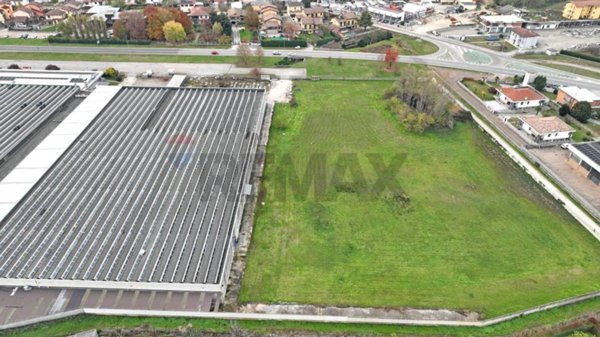 locale commerciale in vendita a Cilavegna