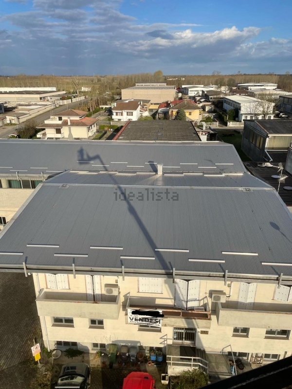 locale di sgombero in vendita a Cilavegna