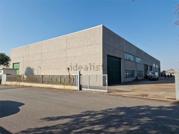 capannone in vendita a Cilavegna