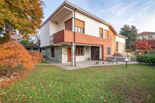 casa indipendente in vendita a Cilavegna