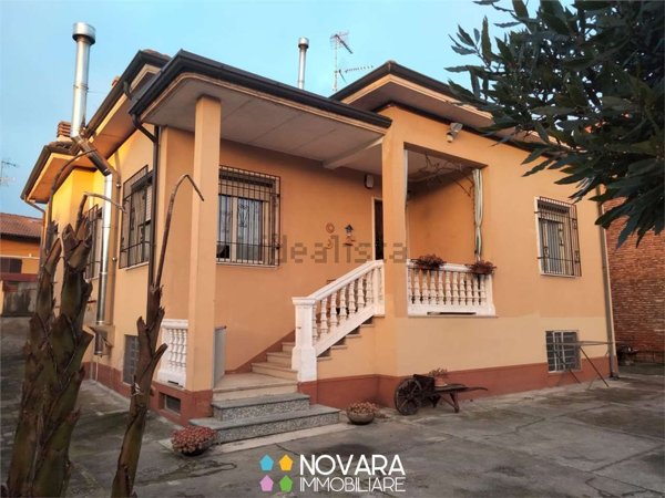 casa indipendente in vendita a Cilavegna