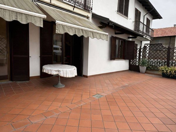 casa indipendente in vendita a Cilavegna