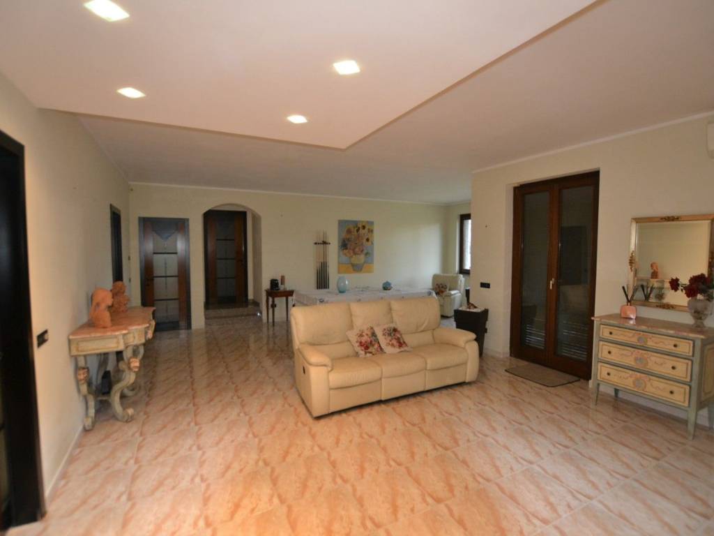 casa indipendente in vendita a Cilavegna