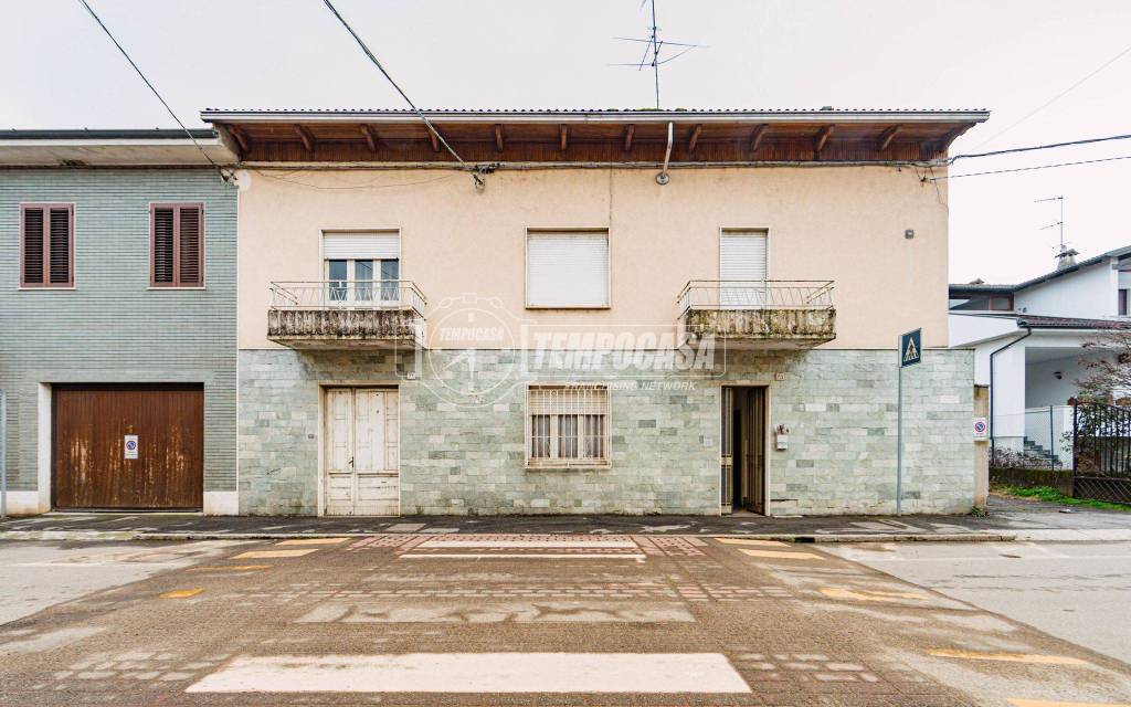 casa indipendente in vendita a Cilavegna