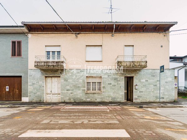 casa indipendente in vendita a Cilavegna