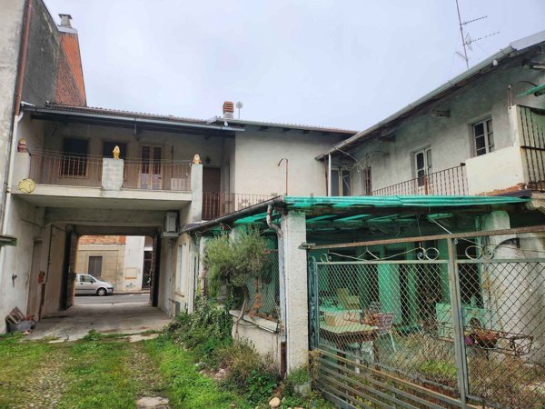 casa semindipendente in vendita a Cilavegna