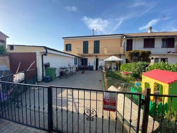 casa indipendente in vendita a Cilavegna