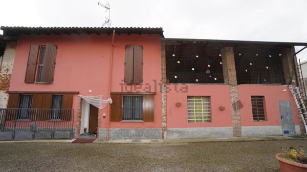 casa indipendente in vendita a Cilavegna