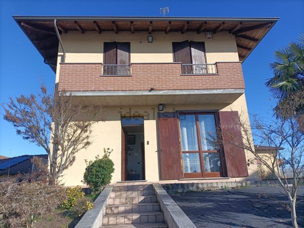 casa indipendente in vendita a Cilavegna