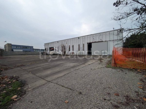 locale commerciale in vendita a Cilavegna