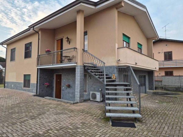 casa indipendente in vendita a Cilavegna