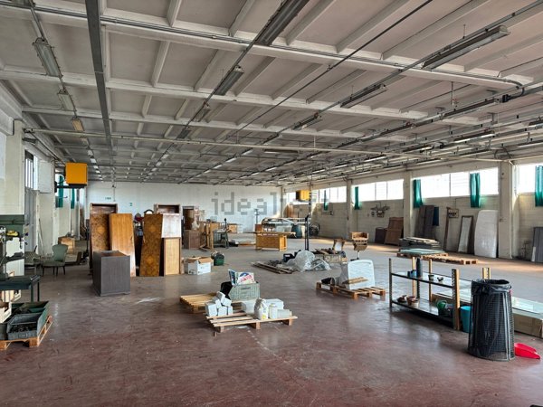 locale di sgombero in vendita a Cilavegna