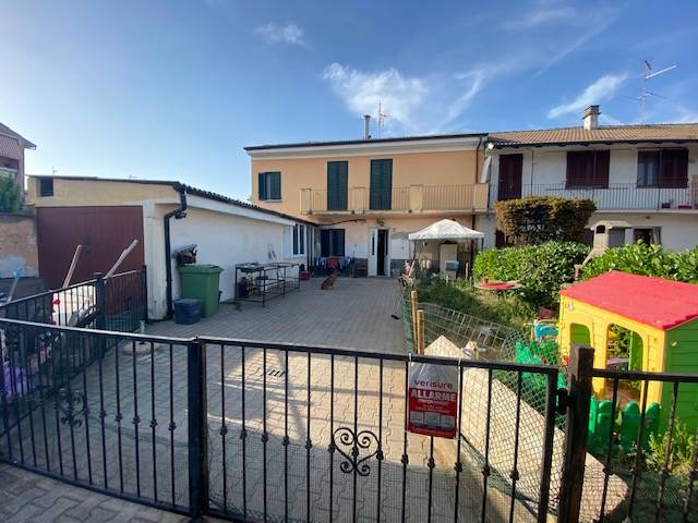 casa indipendente in vendita a Cilavegna
