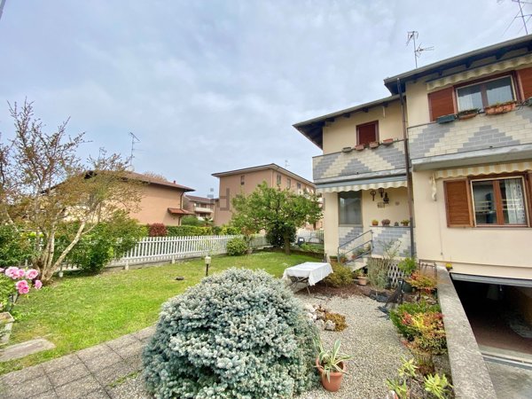 casa indipendente in vendita a Cilavegna