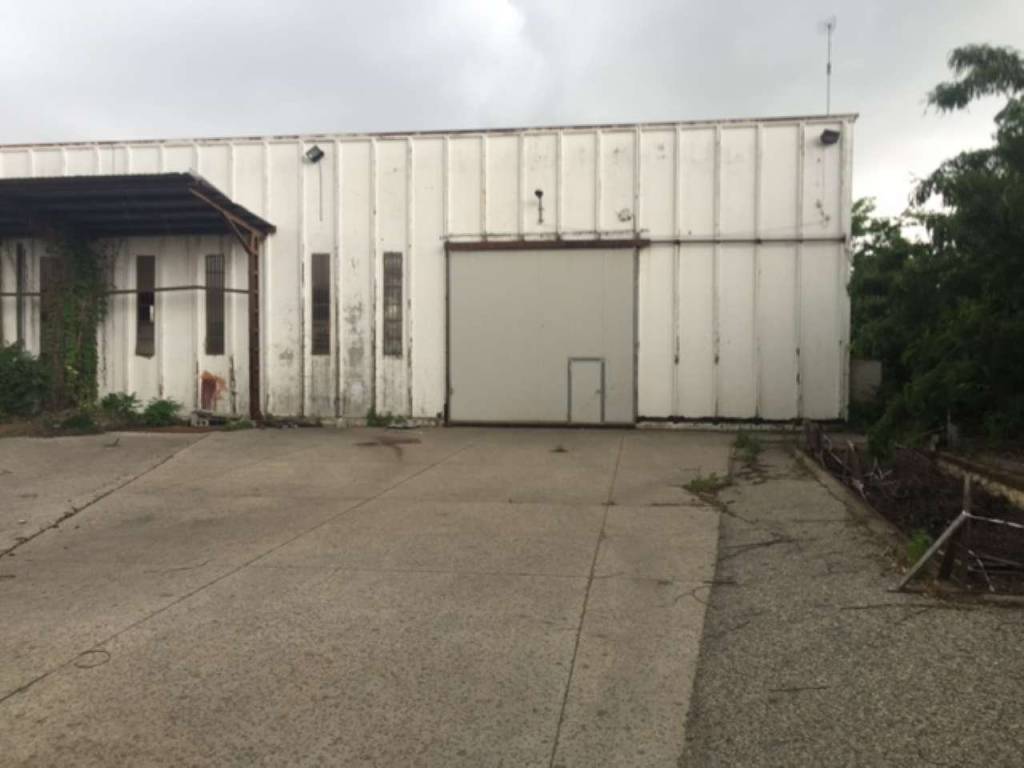 locale commerciale in vendita a Cilavegna