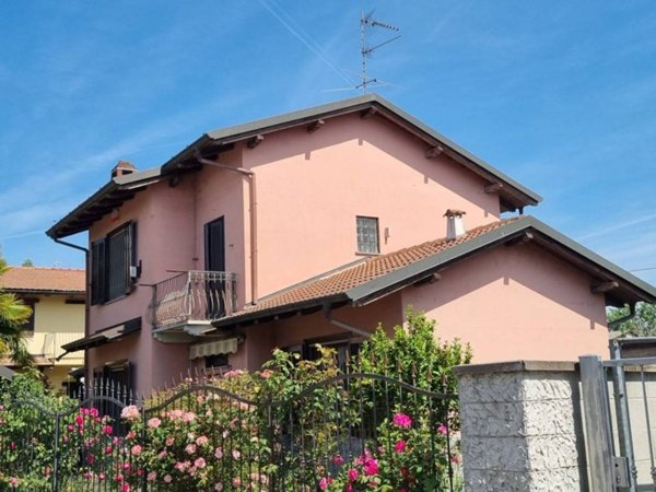 casa indipendente in vendita a Cilavegna