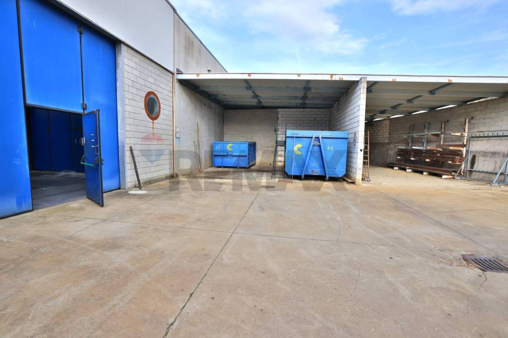 locale commerciale in vendita a Cilavegna
