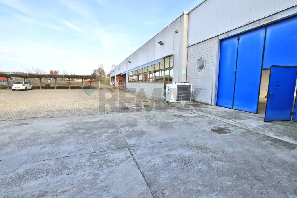 locale commerciale in vendita a Cilavegna