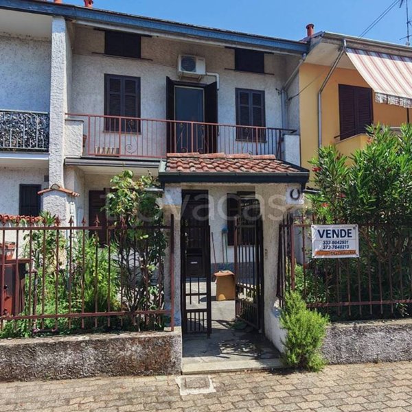 casa indipendente in vendita a Cilavegna