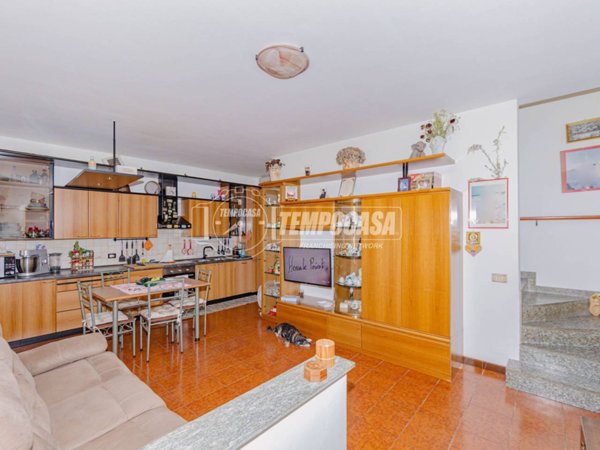 casa indipendente in vendita a Cilavegna