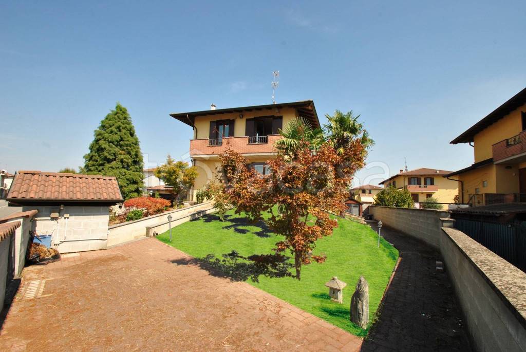 casa indipendente in vendita a Cilavegna