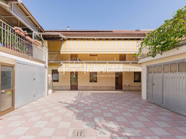 casa indipendente in vendita a Cilavegna