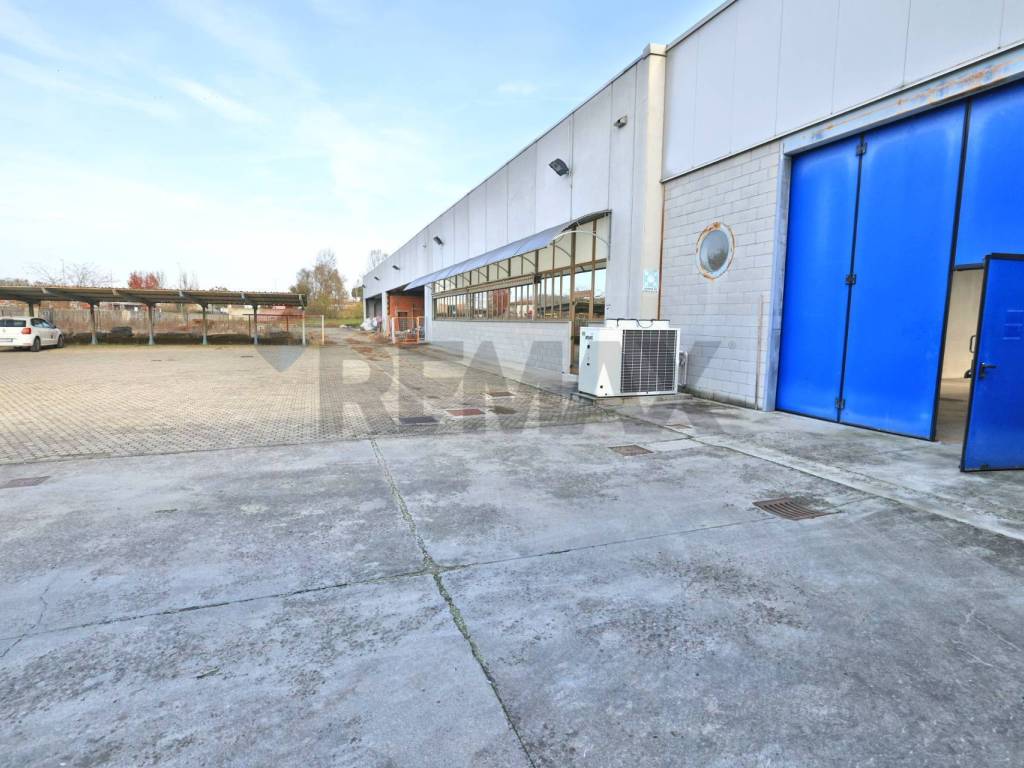 locale commerciale in vendita a Cilavegna