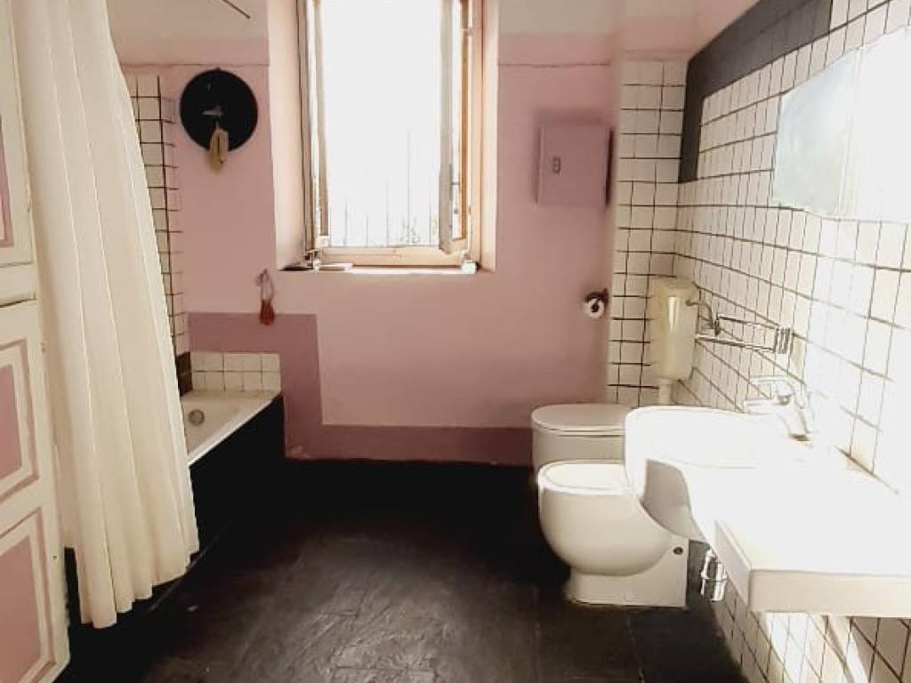 casa indipendente in vendita a Codevilla in zona Mondondone