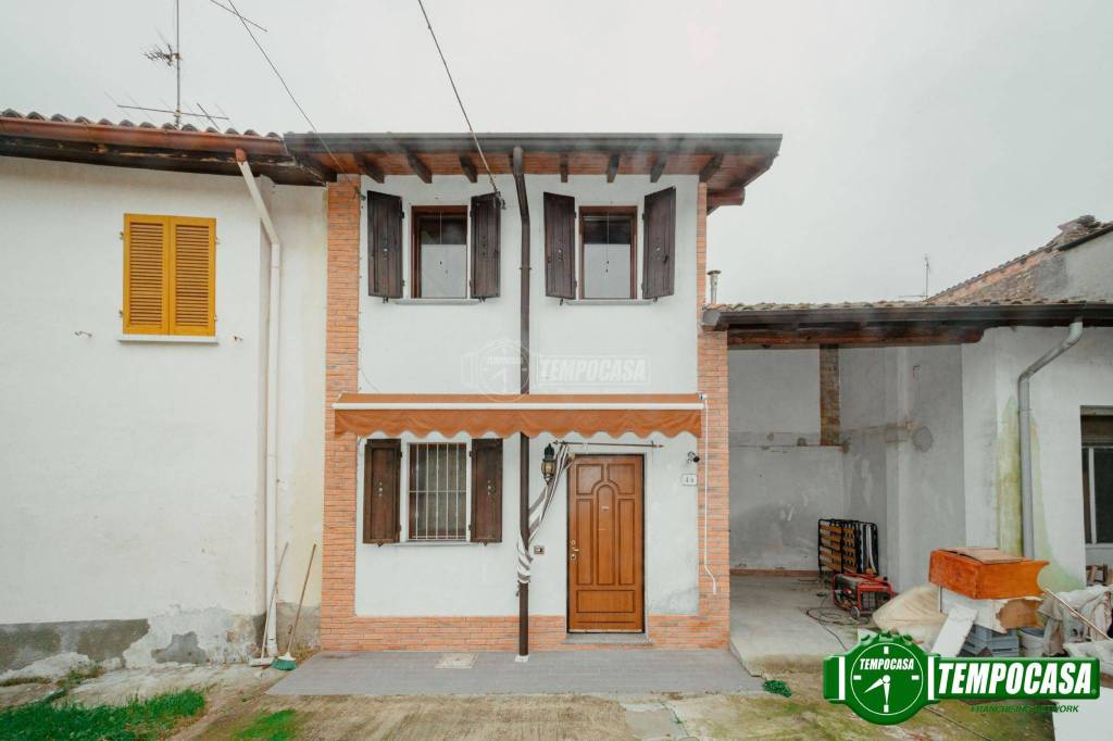 casa indipendente in vendita a Codevilla