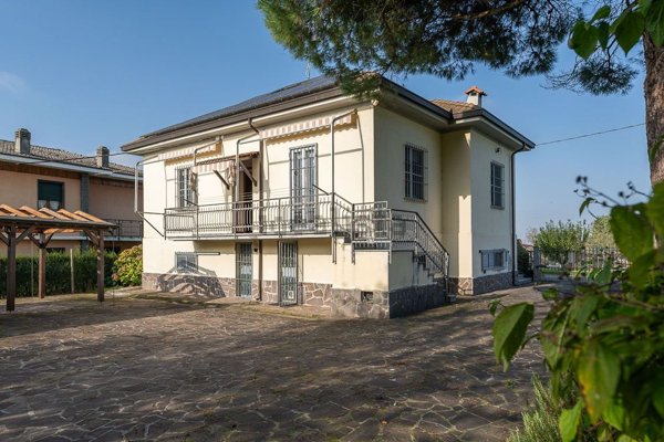 casa indipendente in vendita a Codevilla