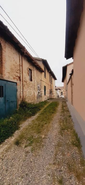 casa indipendente in vendita a Codevilla in zona Mondondone