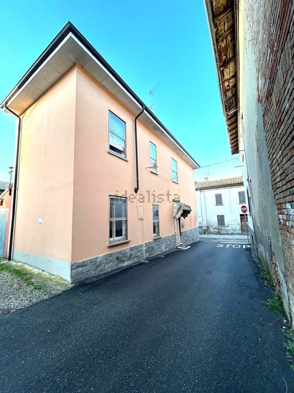 casa indipendente in vendita a Codevilla