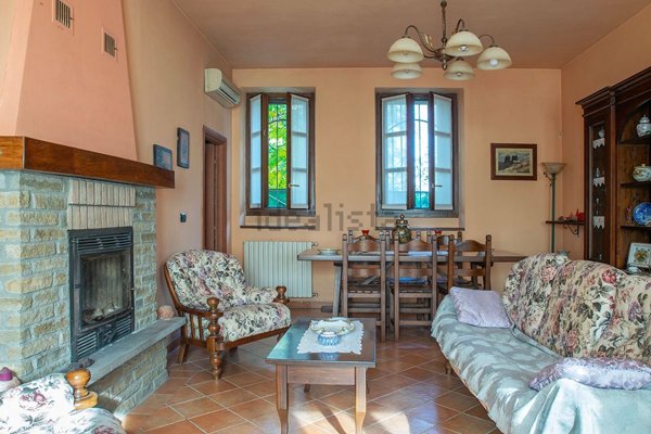 casa indipendente in vendita a Codevilla