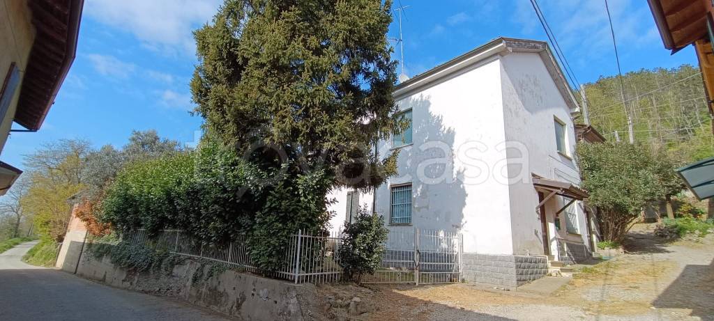 casa indipendente in vendita a Codevilla