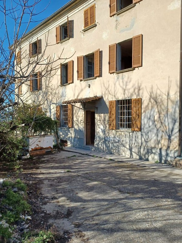 casa indipendente in vendita a Codevilla