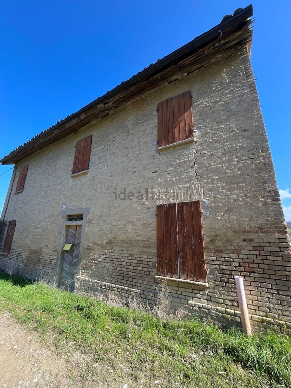 casale in vendita a Codevilla in zona Mondondone