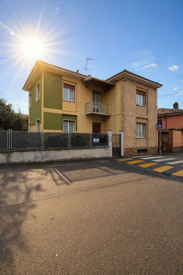 casa indipendente in vendita a Codevilla