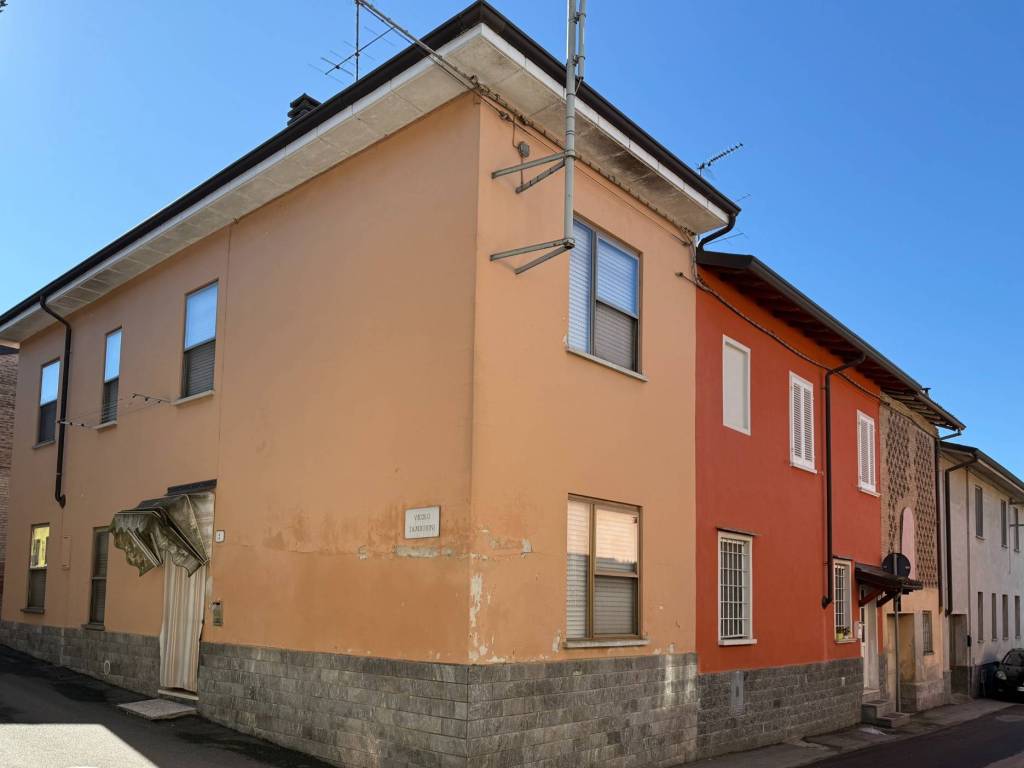 casa semindipendente in vendita a Codevilla