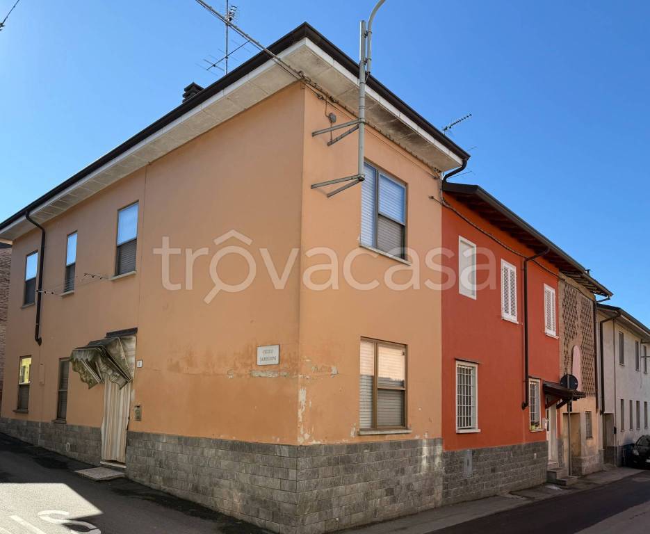 casa semindipendente in vendita a Codevilla