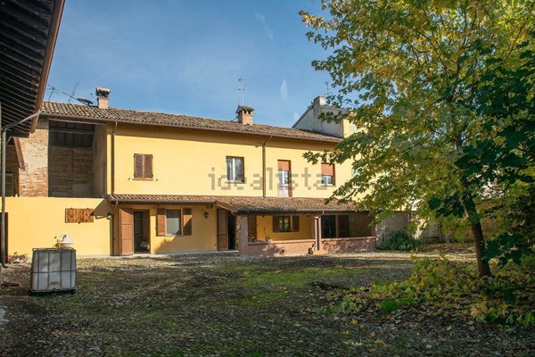 casa indipendente in vendita a Codevilla