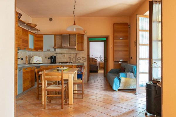 casa indipendente in vendita a Codevilla