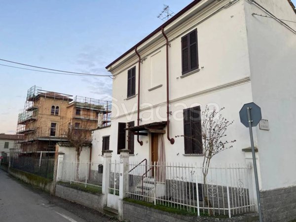 casa indipendente in vendita a Codevilla