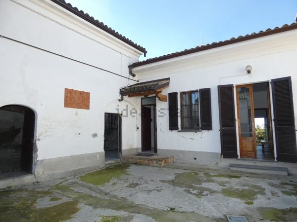 casa indipendente in vendita a Codevilla in zona Mondondone