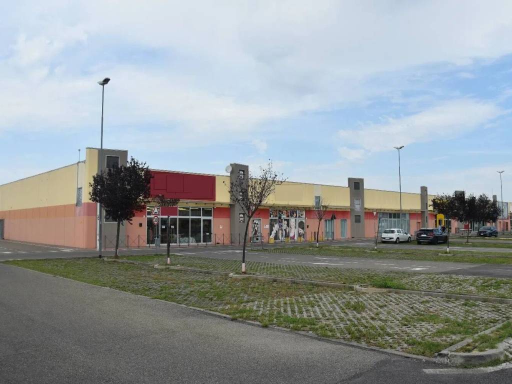 negozio in vendita a Codevilla