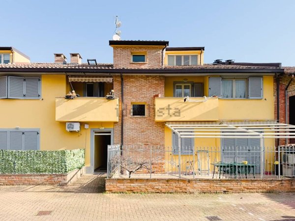appartamento in vendita a Codevilla in zona Piana