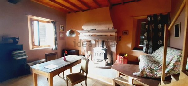 casa semindipendente in vendita a Codevilla in zona Mondondone