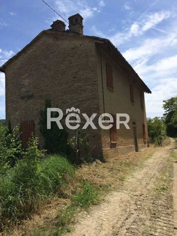 casa indipendente in vendita a Codevilla in zona Mondondone