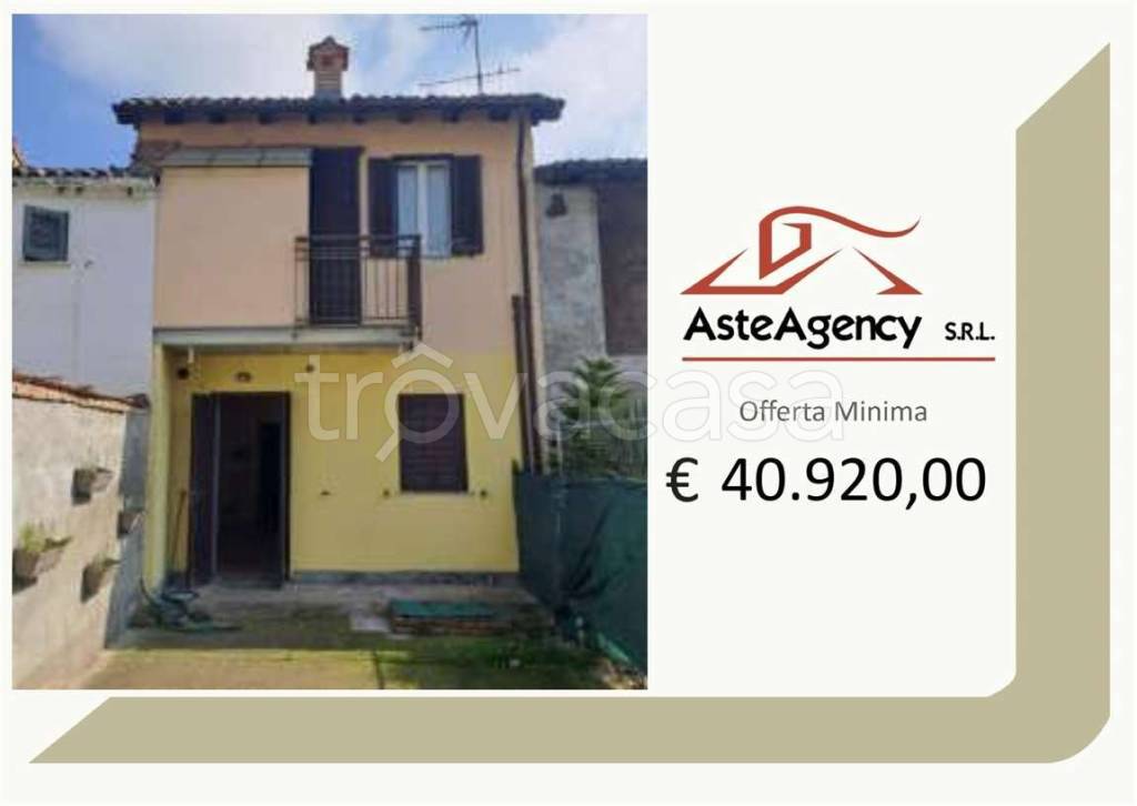 casa indipendente in vendita a Codevilla in zona Garlassolo di Sotto